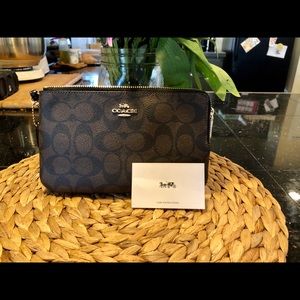 Coach wristlet wallet